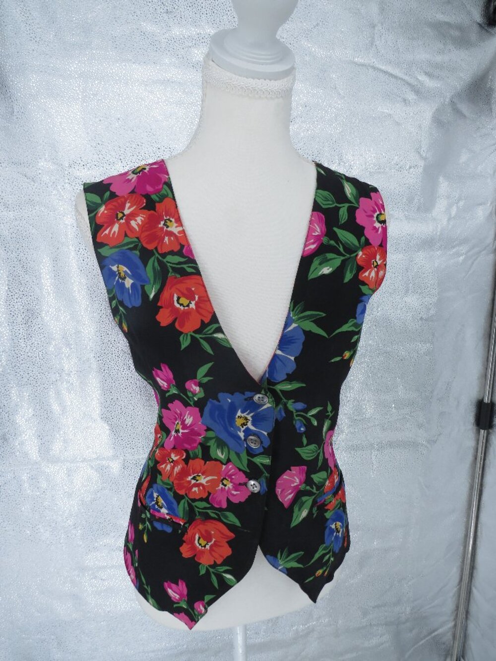 Vintage Adrienne Vittadini Silk Vest Floral Black Pink Size Large Waistcoat